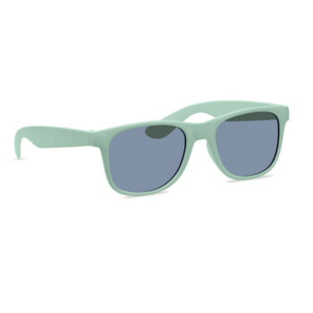 Lunettes de soleil classiques et élégantes composées à  45% de fibre de bambou et à  55% de PP. Protection UV 400.-Vert-8719941042919